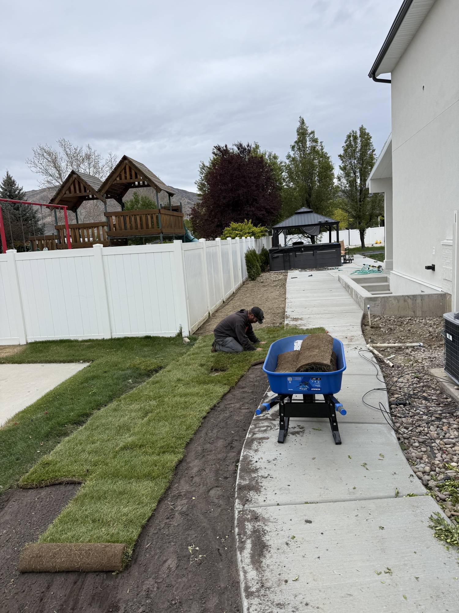 Get a Landscape Plan Shaped Around the Way Your Community Runs